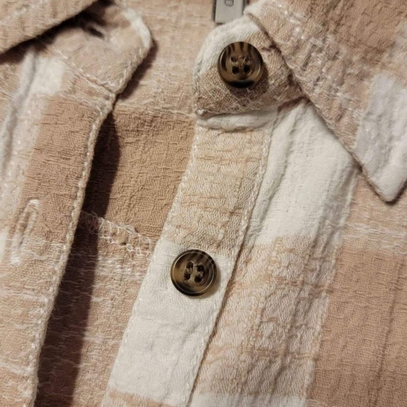 BKE Tan Plaid Shirt Size M - Picture 2 of 3